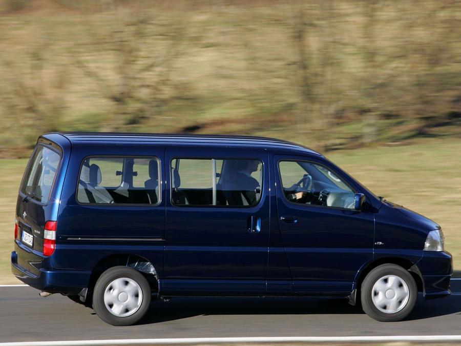  Toyota Hiace 2006 года  (фото 11 из 27)